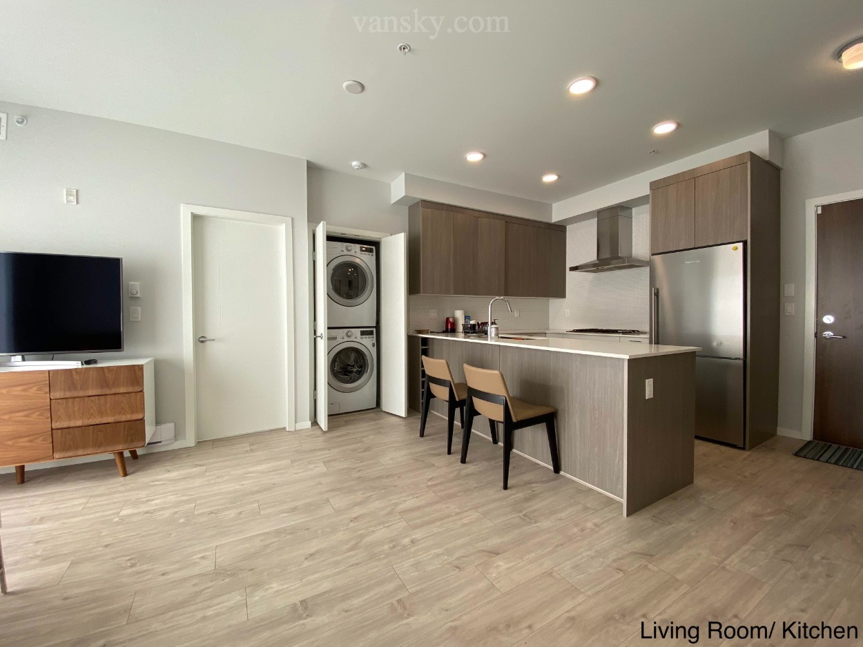 211008211226_1 Living: Kitchen.jpg